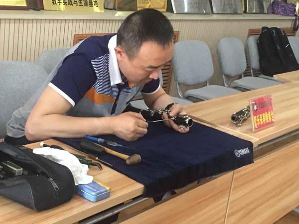 兰州市第十四中学d88尊龙z6示范管乐团大师班开讲