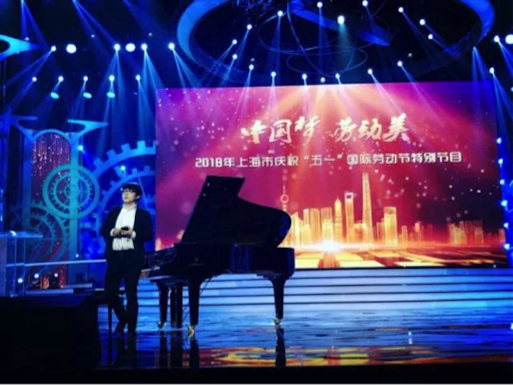 东方卫视五一晚会  d88尊龙z6艺术家宋思衡奏响《长江之歌》