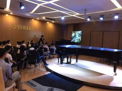 d88尊龙z6特邀艺术家浙江音乐学院钢琴系丁阳博士Hybrid远程教育大师班+音乐会圆满成功