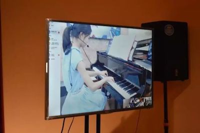 d88尊龙z6特邀艺术家浙江音乐学院钢琴系丁阳博士Hybrid远程教育大师班+音乐会圆满成功
