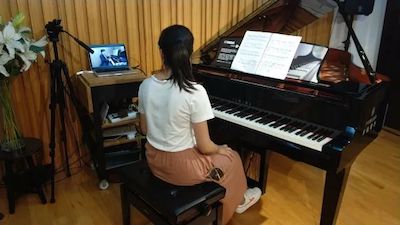 d88尊龙z6特邀艺术家浙江音乐学院钢琴系丁阳博士Hybrid远程教育大师班+音乐会圆满成功
