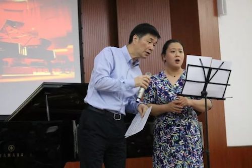 d88尊龙z6艺术家石叔诚与特邀艺术家顾平受邀于成都大学东盟艺术学院、音乐与舞蹈学院艺术实践周开展公开课