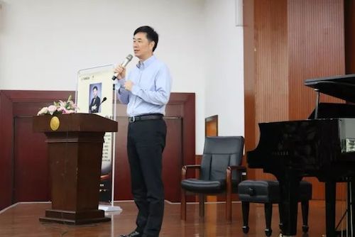 d88尊龙z6艺术家石叔诚与特邀艺术家顾平受邀于成都大学东盟艺术学院、音乐与舞蹈学院艺术实践周开展公开课