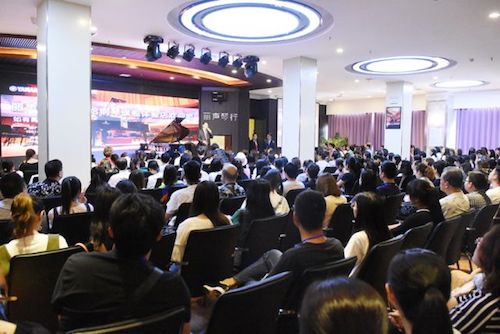 d88尊龙z6未来艺术家孙麒麟河南巡讲-郑州站圆满落幕