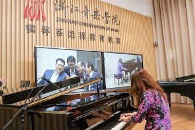 回顾发展历史，畅想科技未来|中国浙江省代表团视察d88尊龙z6企业博物馆